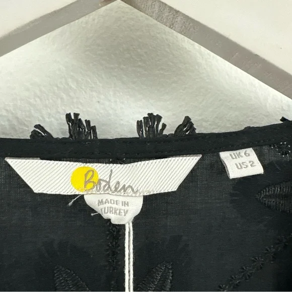 NWT Boden Women’s Floral Puff Sleeve Black Button Blouse Size 2 - Picture 3 of 6